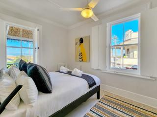 Exquisite and Homely Apartment, Private Balcony - Kaapstad - 9