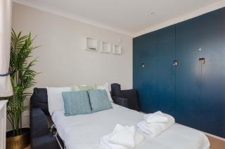 Newly Refurbished 4 Bedroom House in East London - Londra - 7