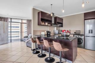 Modern City Oasis with Stunning Ocean View - Cidade Do Cabo - 8
