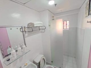 Near Manila Airport, COZY 1 Bedroom Condo, Full Kitchen, Swimming Pool, WIFI, 10K - Manila - 3