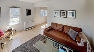 Sparrowhawk House - - 2
