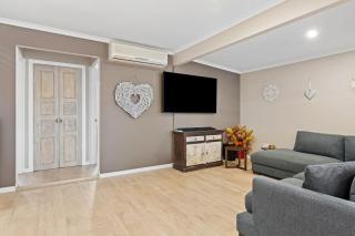 The Pet Friendly Pool House - 5