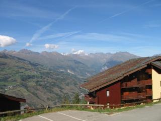 Confortable studio 2 pers. à 100m des pistes avec balcon et vue Mont-Blanc - FR-1-353-22 - La Plagne - 2