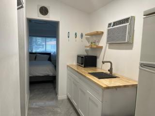 Biscayne Park Guest House - 3