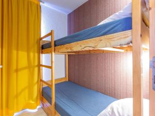 Studio cabine 3 personnes, cuisine équipée, animaux acceptés, proche pistes et commerces - FR-1-353-28 - 6