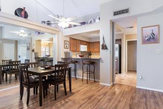 Cozy 2BR House with BBQ, Near Tempe Attractions - Tempe - 8