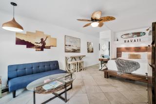 DOWNTOWN HAWAIIAN PARADISE CONDO with Hot Tub, Pool & Beach - Kona Islander Inn - Kailua-Kona - 2