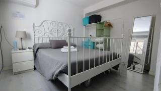 Apartamento 1 dormitorio y salon con sofa cama bien comunicado con el centro - Siviglia - 0