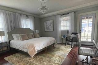 C&J Signature Stays Downtown Apartment - Morristown - 4