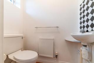 Spacious, 3 Bedroom, 3 Bath, Sleeps 7 - Peterborough - 2