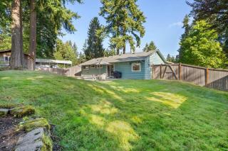Peaceful Family Retreat Home w Firepit n Grill - Mountlake Terrace - 3