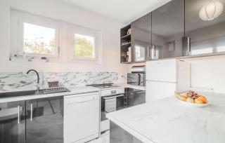 Stunning Home In Royan With Wifi - 4