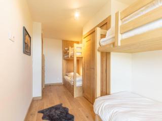 Duplex 4 étoiles avec Piscine, SPA, et Accès Pistes - 10 pers, 92 m², 3 ch + Coin Montagne - FR-1-461A-20 - 2