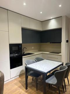 Modern Apartment near Blloku - Tirana - 1