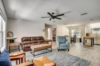 Granbury Cottage, Steps to Lake and Dock! - Granbury - 6