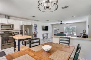 Granbury Cottage, Steps to Lake and Dock! - Granbury - 3