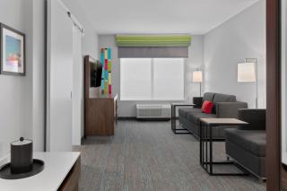 Hampton Inn Saline - 4