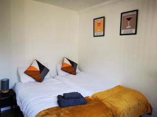 Spacious flat for contractors near football grounds - Liverpool - 6