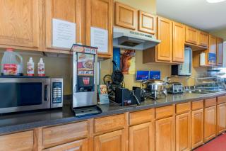 Best Western Executive Inn - Hallettsville - 3