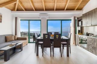 Gkountis Deluxe King Suite 2 - 5