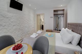 Gkountis Deluxe Studio - 2