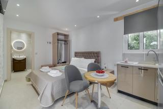 Gkountis Deluxe Studio - 7