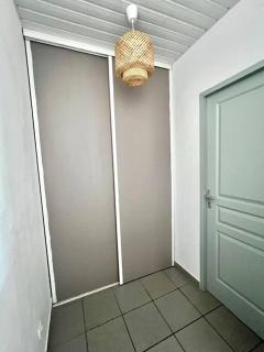Studio calme avec terrasse dans résidence privée - Bourda - 1