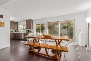 Spacious Lakeside Home with Pool, Hot Tub and Bikes - Tempe - 5