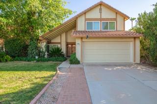 Spacious Lakeside Home with Pool, Hot Tub and Bikes - Tempe - 2
