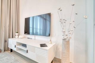 5 Mins to JBR Beach, Luxury Studio in Dubai Marina's Best Tower - Dubai - 6