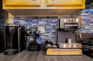 Family Fun Retreat Themed Rooms BBQ & Golf Course - 1