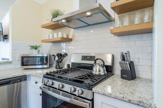 Affordable 4-Bedroom Retreat Near DT Cartersville - Cartersville - 1