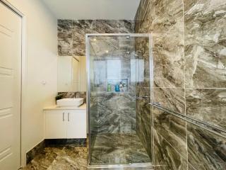 Independent Room with onsuite and small kitchen - Brisbane - 8