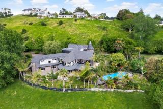 Countryside Zen Estate with Sea Views and Pool - Maraetai - 0