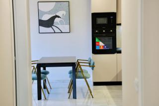 Miku Apartment-Chic 2 Bedroom Escape - Tirana - 9
