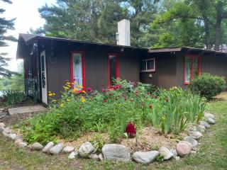 Ethel's Cottage - Lake Ann - 9