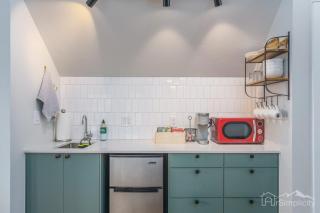 Cozy Studio Loft W Soaking Tub & Patio - 4