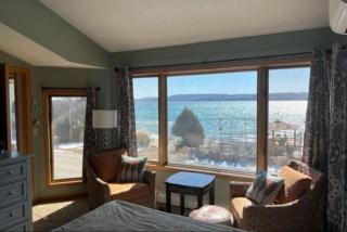 Crystal Blue Persuasion - Frankfort - 4