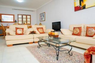 Bungavília house, Palmarejo - Praia - 0