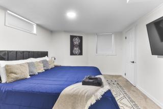Lovely Apt Near Zoo with Self Check-In, Smart TV - Omaha - 8