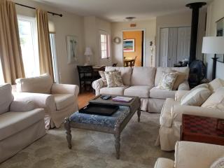 Suttons Bay Sunshine - 4