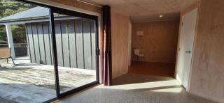 Rimu Studio holiday accommodation - Raglan - 2