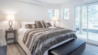 Fantastic Location Spacious 4 Bed, Village Location Shared Hot Tub - Whistler - 1