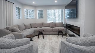 Fantastic Location Spacious 4 Bed, Village Location Shared Hot Tub - Whistler - 9