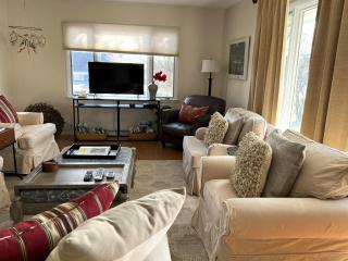 Suttons Bay Sunshine - 3