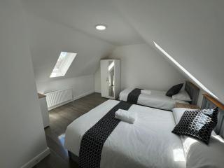 5-Bedroom Cottage in New Waltham, Grimsby - Grimsby - 9