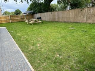 5-Bedroom Cottage in New Waltham, Grimsby - Grimsby - 3