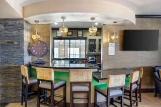 Best Western Plus Emerald Inn & Suites - Garden City - 4