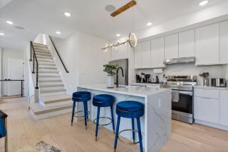 Modern 5-Bedroom Apartment with Rooftop & Garden in Capitol Hill - 8
