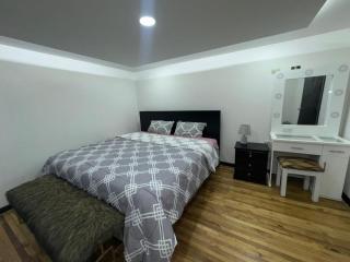 Departamento moderno y amplio - Cuenca - 9